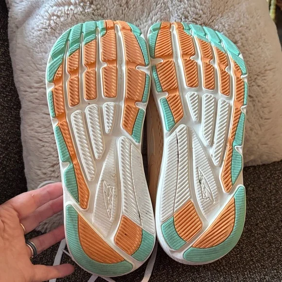Altra Women's Peach Athletic Shoes - Picture 2 of 6